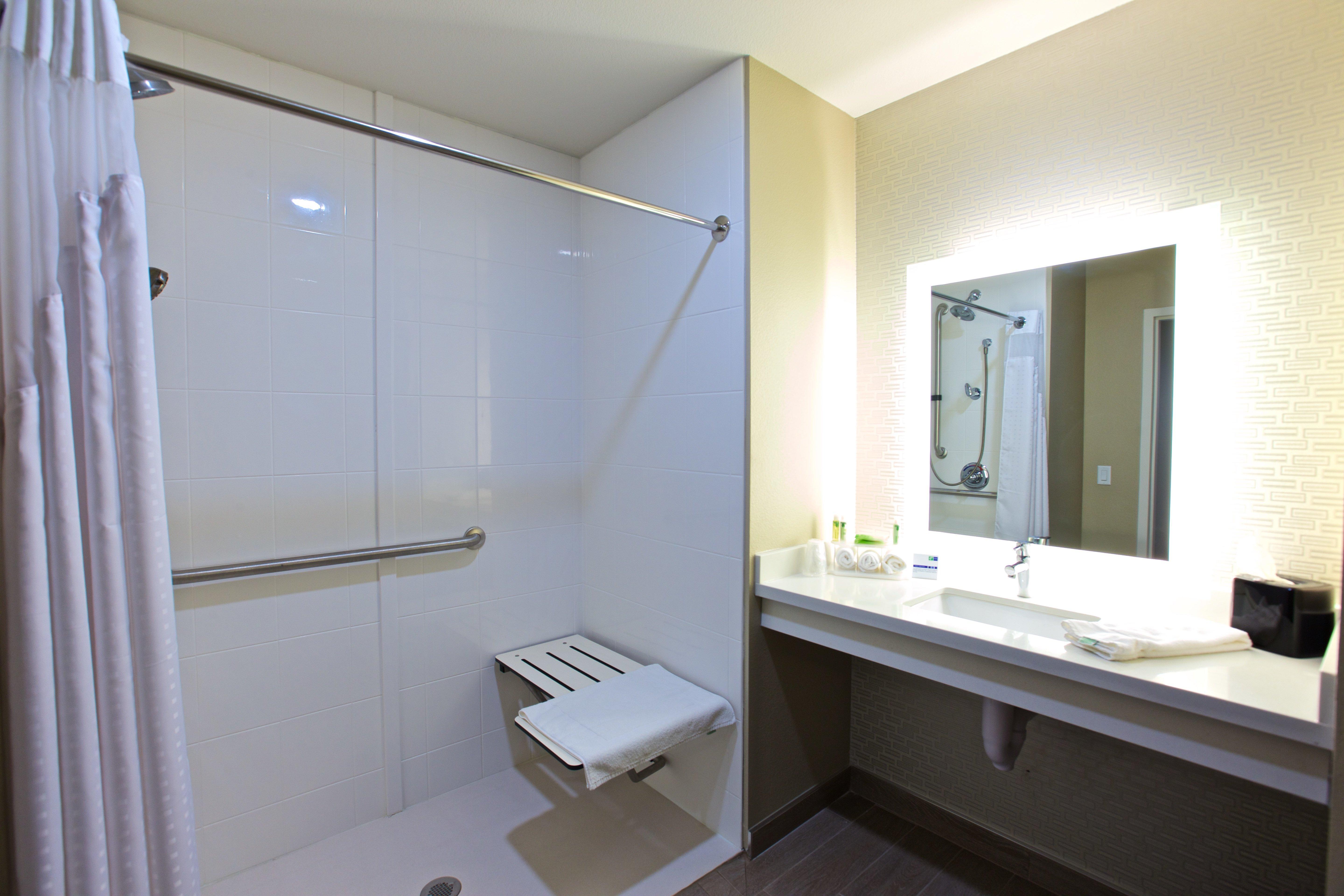 Holiday Inn Express Fargo Sw I94 Medical Center, An Ihg Hotel Esterno foto