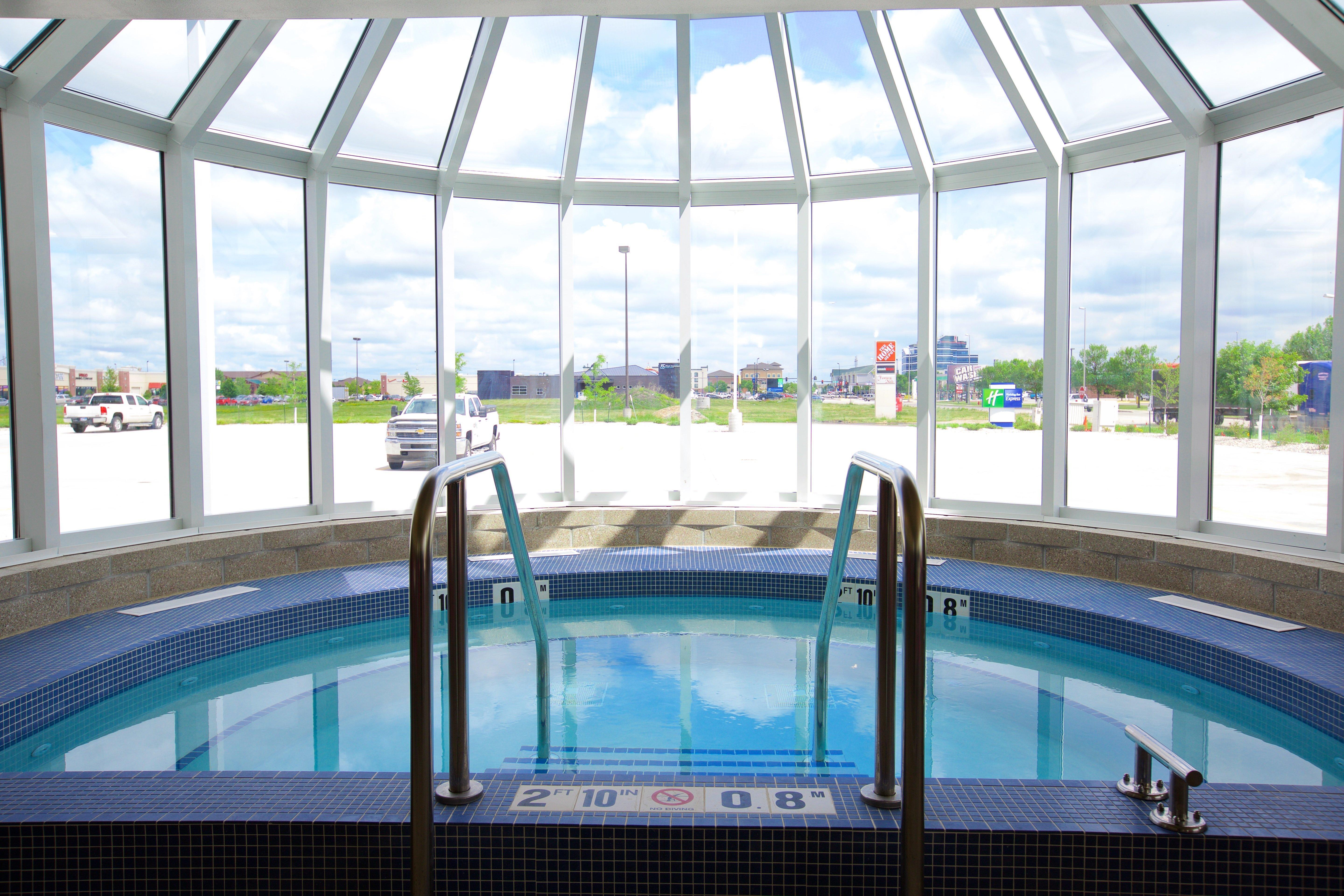 Holiday Inn Express Fargo Sw I94 Medical Center, An Ihg Hotel Esterno foto