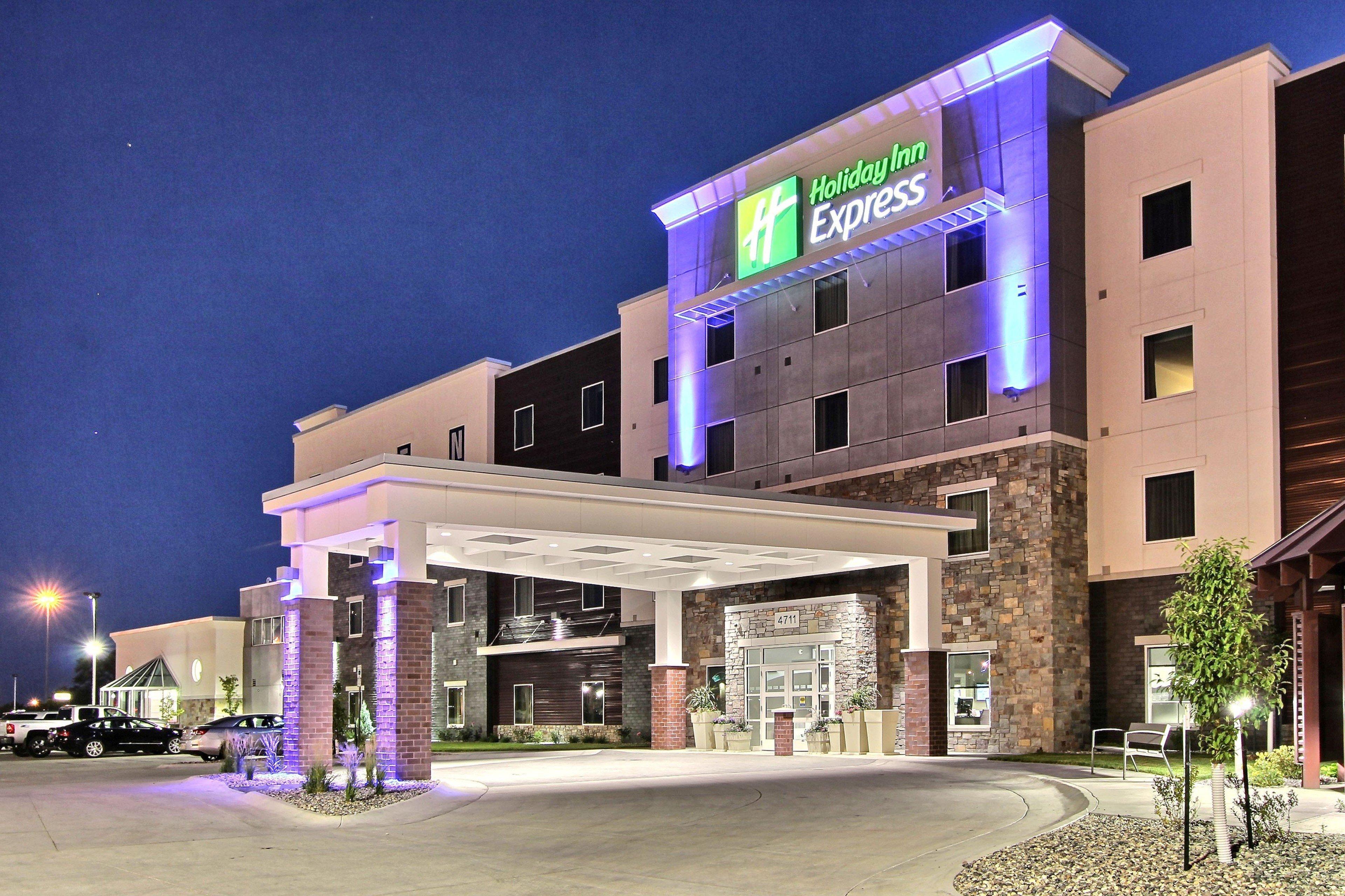 Holiday Inn Express Fargo Sw I94 Medical Center, An Ihg Hotel Esterno foto