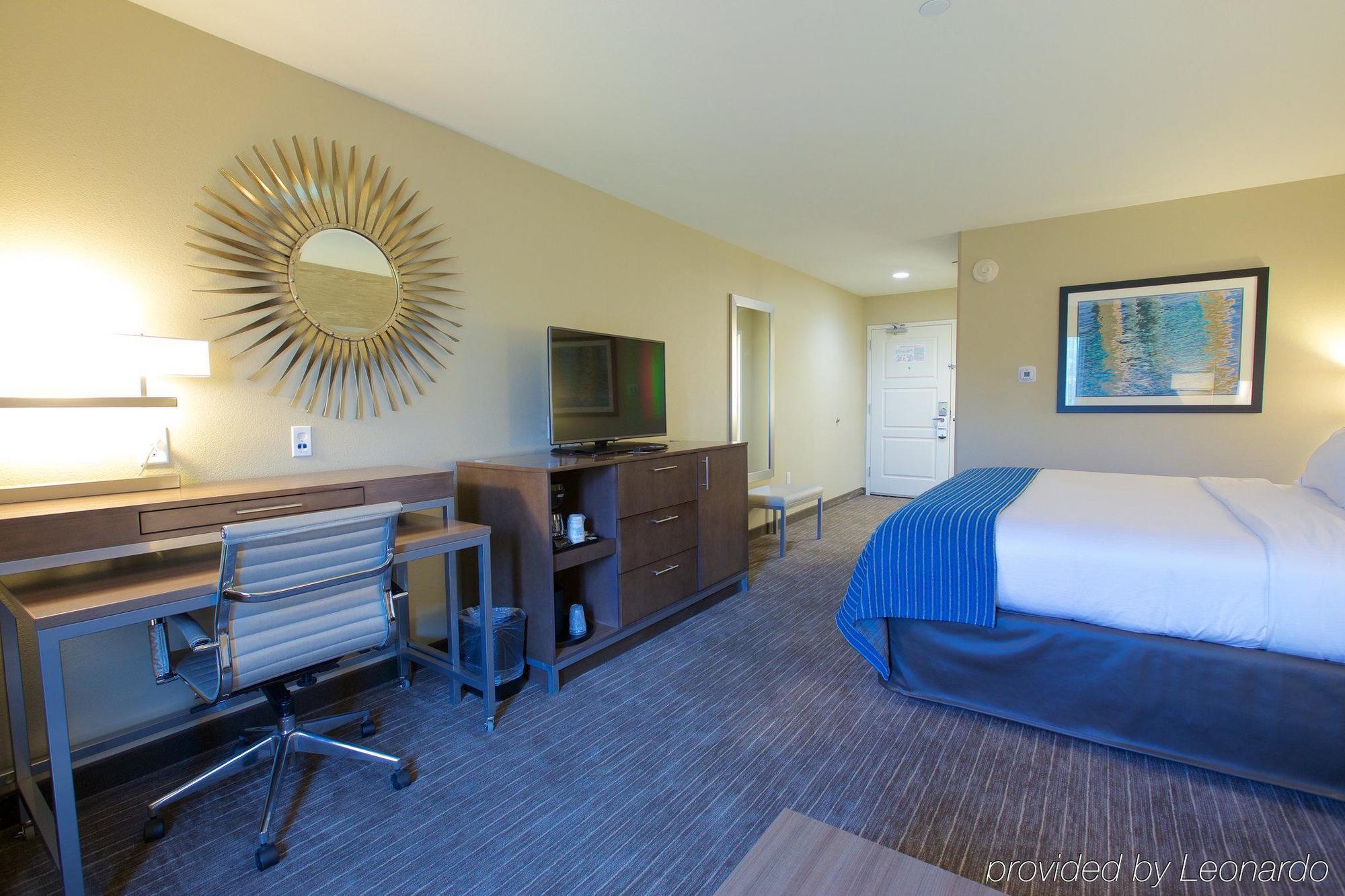 Holiday Inn Express Fargo Sw I94 Medical Center, An Ihg Hotel Esterno foto